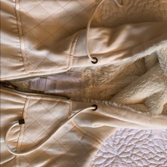 O’NEILL faux fur lined sweatshirt, Size Small - Picture 4 of 7